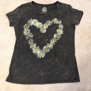 Daisy heart short sleeve tee
