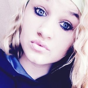 Meet your Posher, Delia