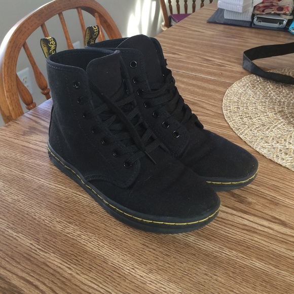 DOC MARTENS