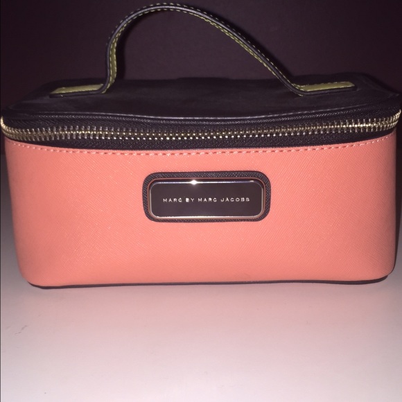 Marc Jacobs makeup case