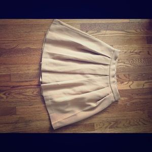 High waist skirt.