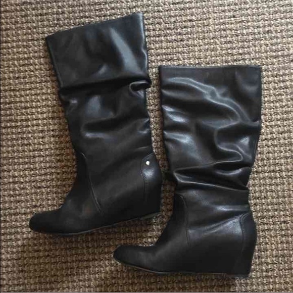Black Wedged Boots / Jennifer Lopez
