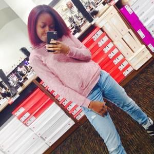 Meet your Posher, Makayla