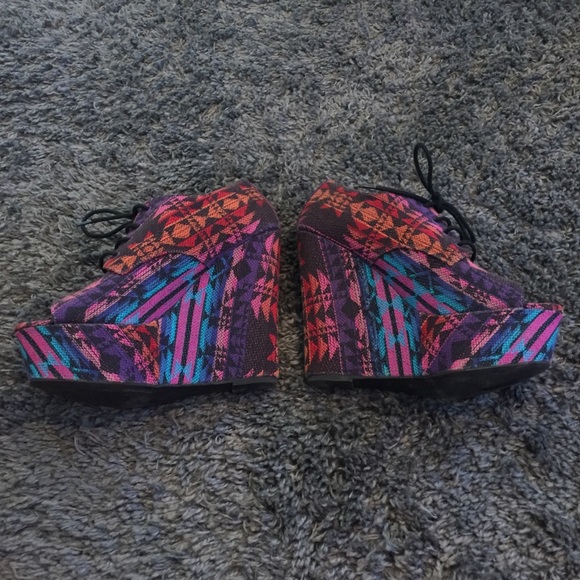 tribal colorful wedges - Picture 3 of 4