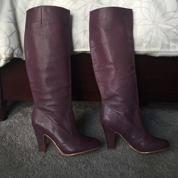 Never worn leather heeled ALDO boots sz39/us9
