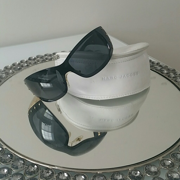 Marc Jacobs Accessories - Marc Jacobs sunglasses