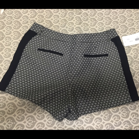 sis • sis black and white print shorts - Picture 3 of 4