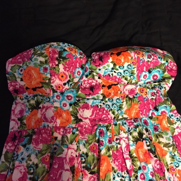 Floral cocktail dress - Picture 2 of 4