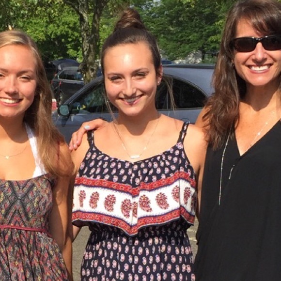 Meet your Posher, Caitlin - Picture 1 of 1