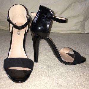 Black Opened Toed High Heel Sandals