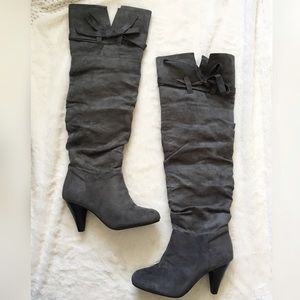 Over the knee gray suede fall fashion boots