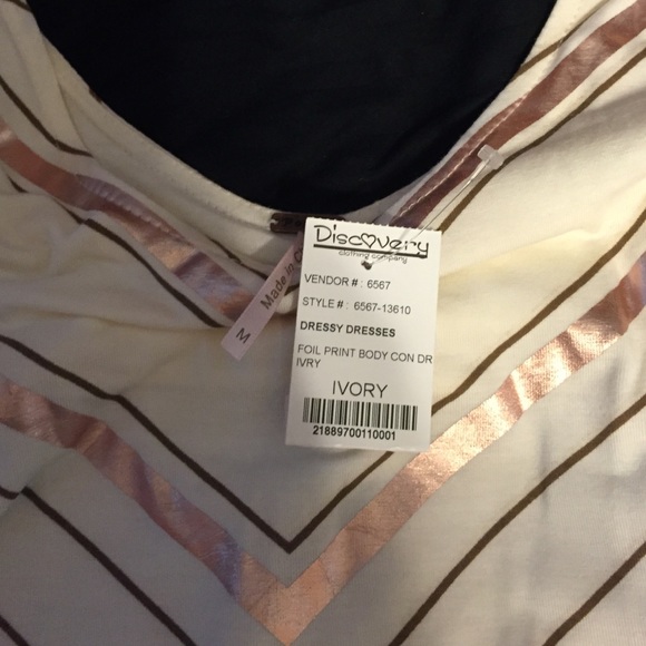 Half Sleeve Bodycon dress - Picture 2 of 2