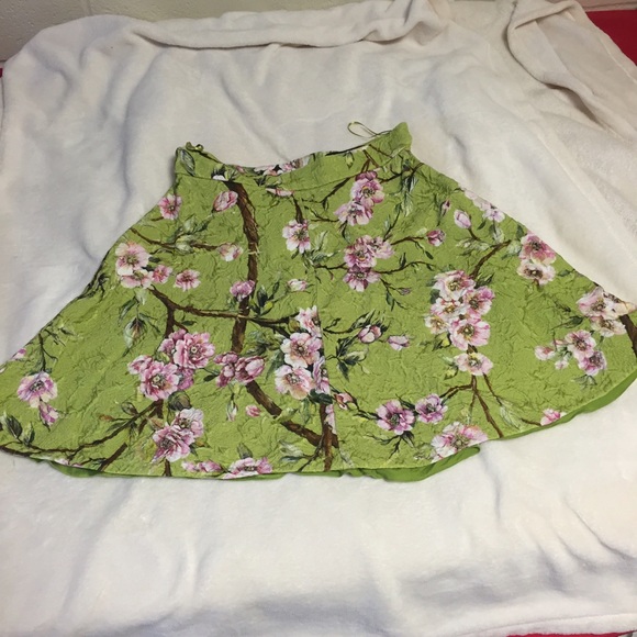 Dolce Gabbana green floral embroidered skirt