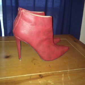 Womens hills. Size 11 . Authentic shoes. . DSW