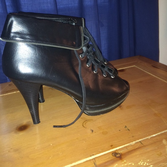 Womens hills authentic