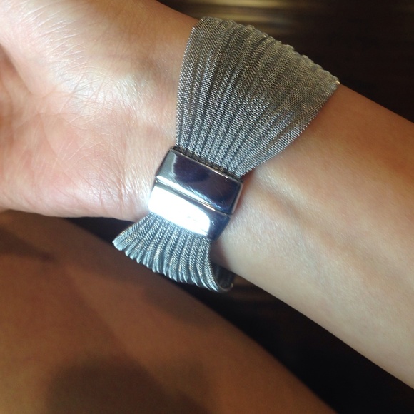Butterfly bangle - Picture 2 of 2