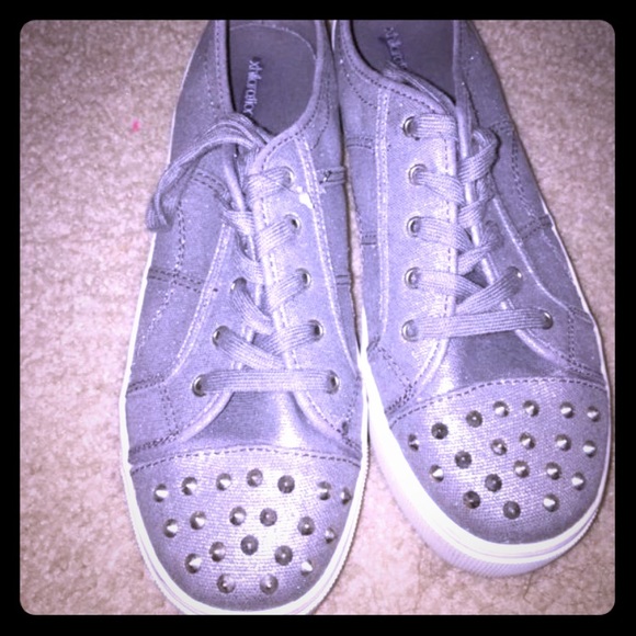 Silver platform sneakers with studs