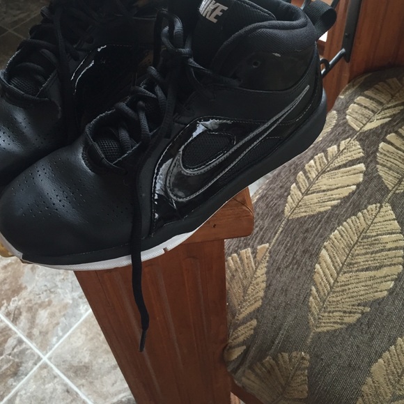 Nike young - Picture 2 of 4