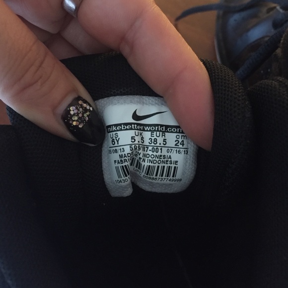 Nike young - Picture 4 of 4
