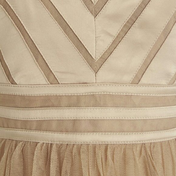 Sold! Sold! Sold!"Fairy tale of two cities" - Picture 2 of 4