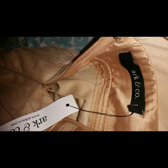 Sold! Sold! Sold!"Fairy tale of two cities" - Picture 4 of 4