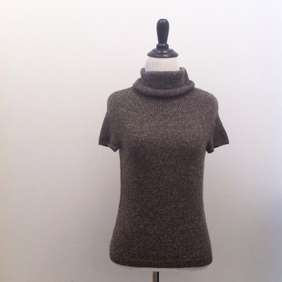 SOLD!!!! Short Sleeve Elie Tahari Cashmere Sweater - Picture 1 of 2
