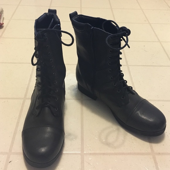 Combat boots