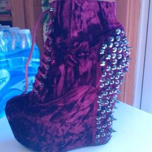 Crushed Velvet Damsels in Wine