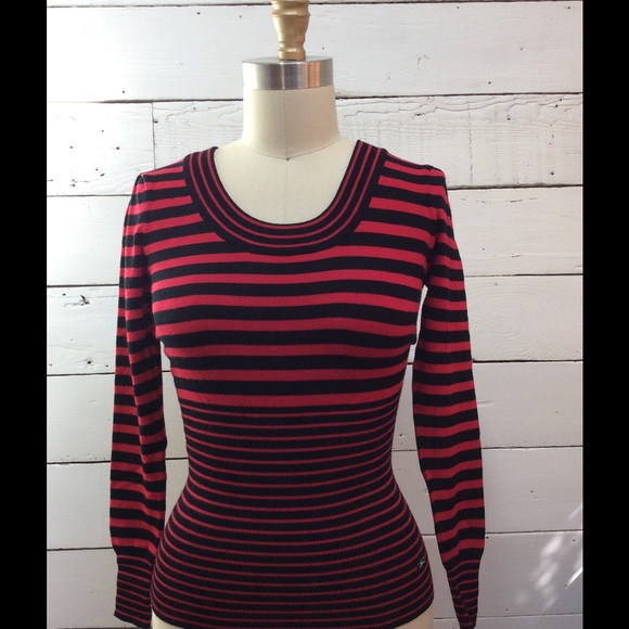 Guess Sweaters - Guess skinny sweater.