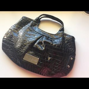 White House black market clutch