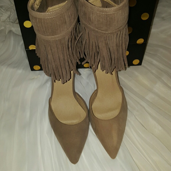 New**Taupe Suede  Pointed Toe Fringe Pumps