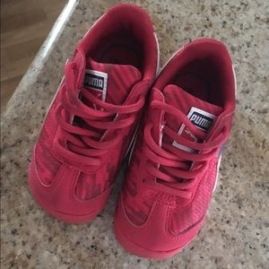 Pumas sneakers for toddler