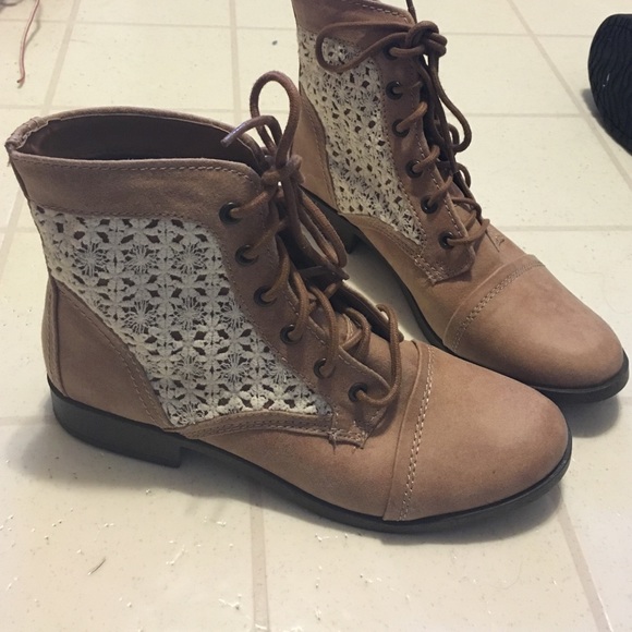 Ankle boots