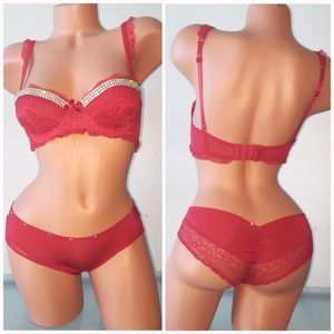 Msakasi red sapphire