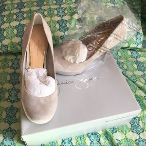 Jessica Simpson Grey suede Pumps