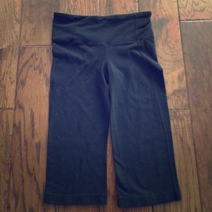 Sale! Lululemon cropped workout pants