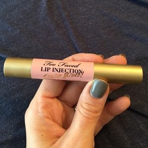 New Too faced Lip Injection Color Bomb