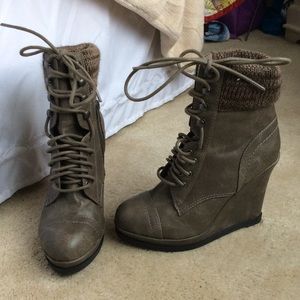 NEW Gray Lace-Up Wedges