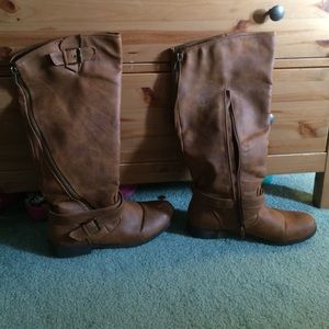 Brown stylish boots