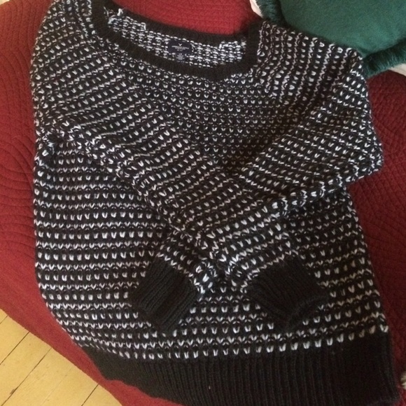 American Eagle sweater