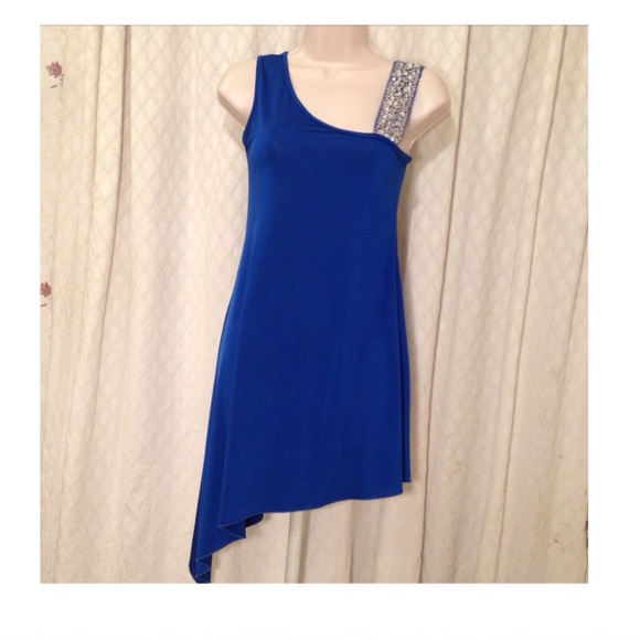 Dresses & Skirts - Asymmetrical  dress