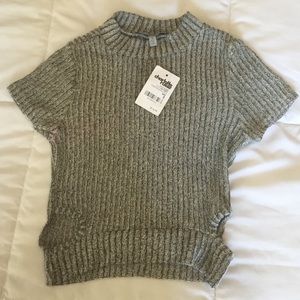 🚫SOLD🚫 Sweater like crop top