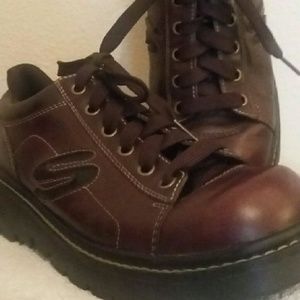 Skecher leather shoes