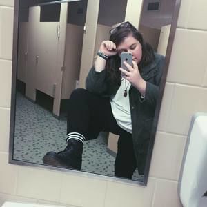 Meet your Posher, Claudia