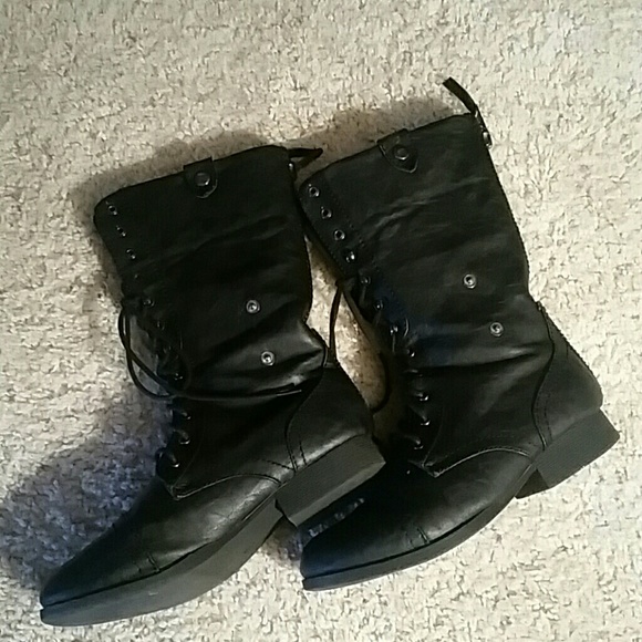 Combat boots