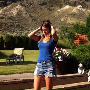 Meet your Posher, Lauren