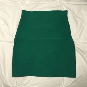 BCBG Simone Power Skirt in Ultra Green