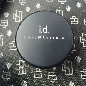 Bare minerals powder foundation