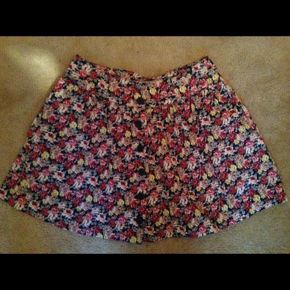 Floral mini skirt