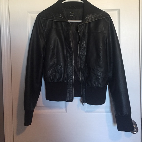 leather jacket - Picture 2 of 3